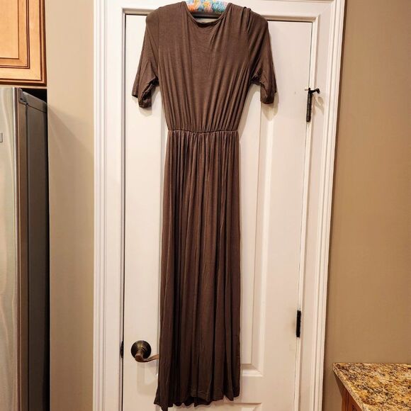 NWOT Army Green Short Sleeve Long Dress Sz S - Picture 2 of 5